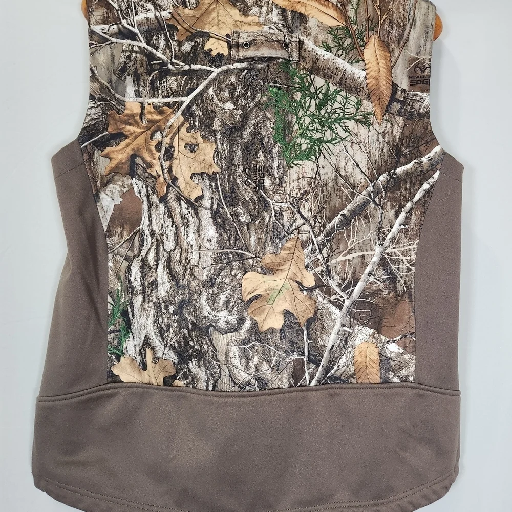 Magellan Outdoors Brown and Green Camouflage Vest